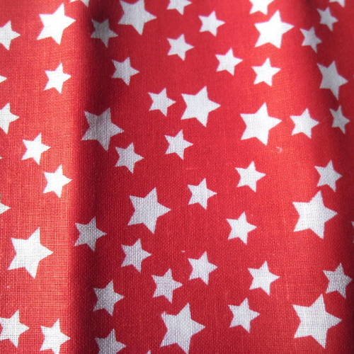 X 1 coupon de tissu patchwork rouge motif étoile blanche 100% coton 55 x 45,5 cm 