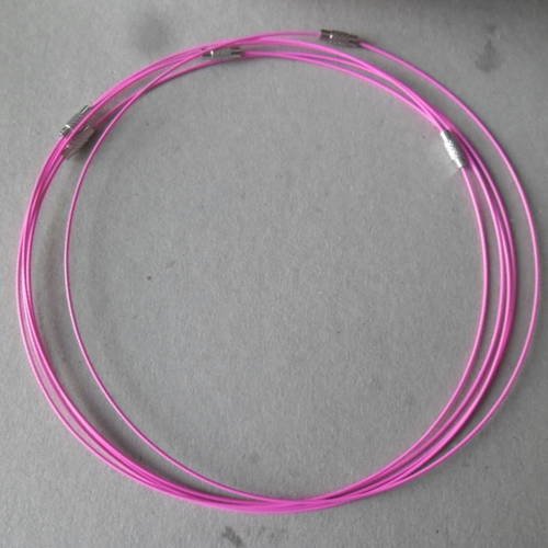 X 1 collier fil d'acier ciselé rose fluo fermoir à vis argenté 47 cm