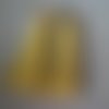 X 2 pendentifs pompon suédine jaune gland rond plastique doré 5,5 cm 