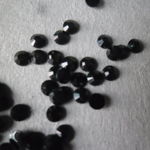 X 100 strass couleur noir brillant cristal facette à coller 2 mm 
