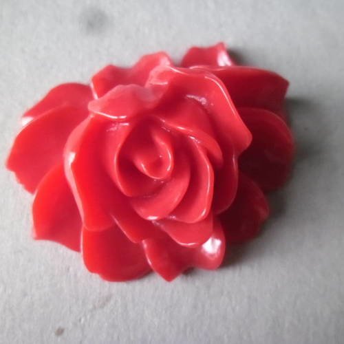X 1 grande fleur rouge embellissement(cabochon)en résine 46 x 36 mm 
