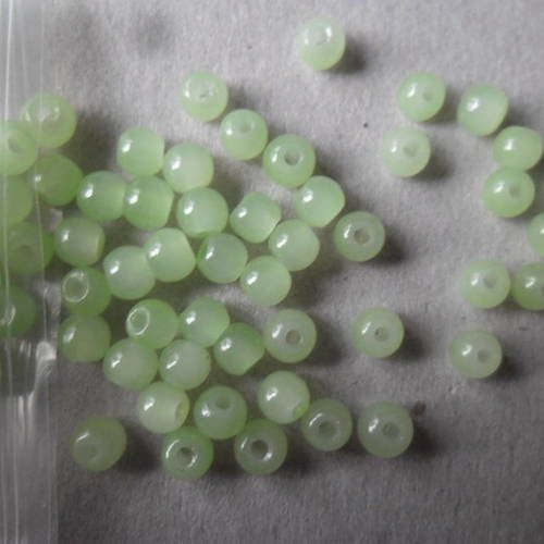 X 20 perles en verre imitation jade vert 4 mm 