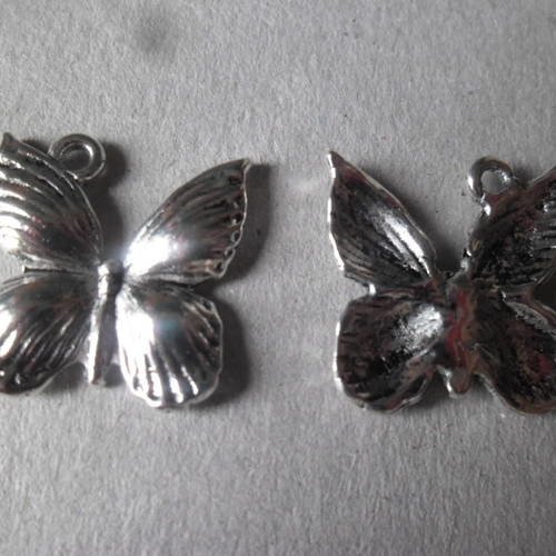 X 2 pendentifs breloque charm papillon argenté 18 x 17 mm 