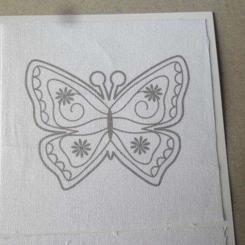 X 2 motifs textiles papillon,oiseau fond blanc  100% coton 10 x 10 cm 