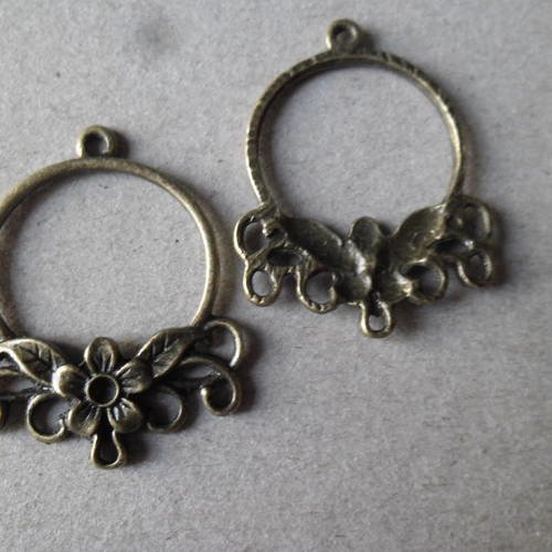 X 4 pendentifs connecteurs"boucles d'oreilles" fleur romantique bronze 34 x 27 mm 