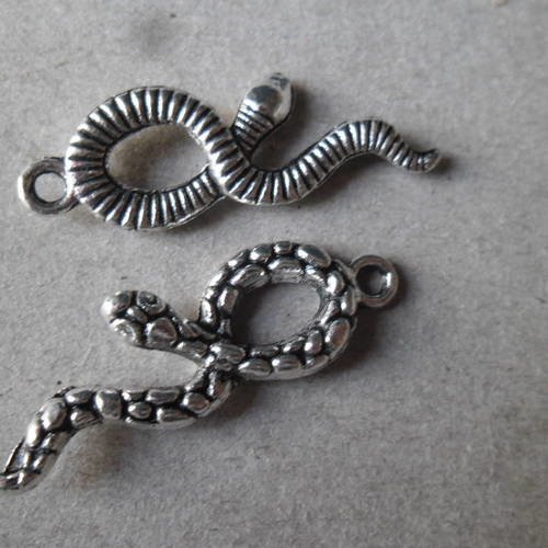 X 2 pendentifs breloque en forme de serpent argenté 35 x 11 mm 