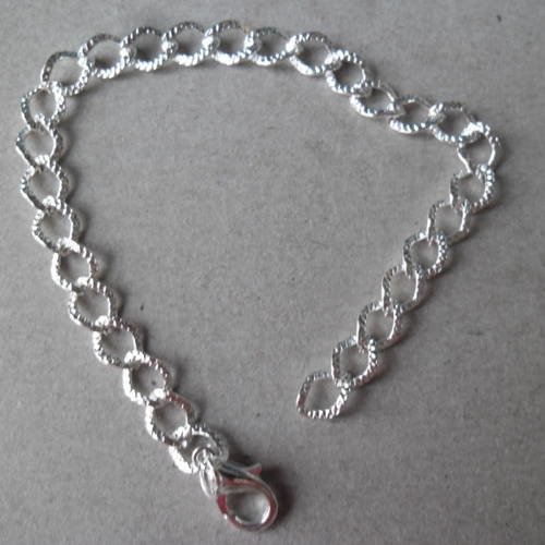 X 1 bracelet en métal argent  maillons ciselé avec fermoir mousqueton 20 cm 