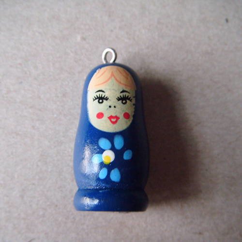 X 1 pendentif en bois poupée russe de couleur bleu marine 35 x 16 mm 