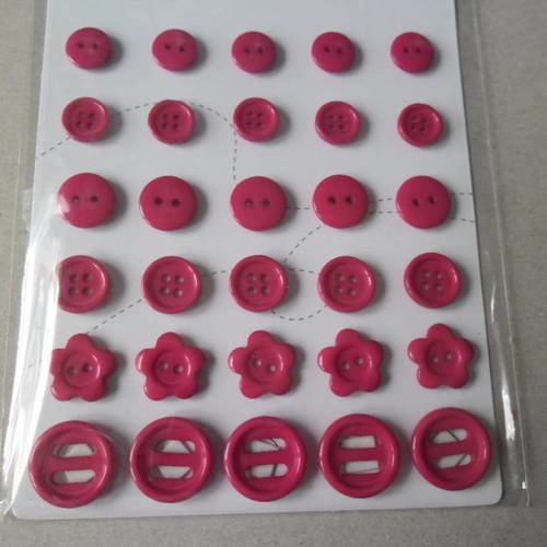 X 30 boutons assortis de couleur fuchsia en résine 