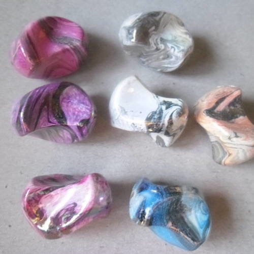 X 20 mixte perles en forme d’os let de différentes couleurs acrylique 23 x 17 mm 