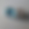 X 1 bouton pression rond chat blanc fond bleu avec dôme en verre 20 mm 