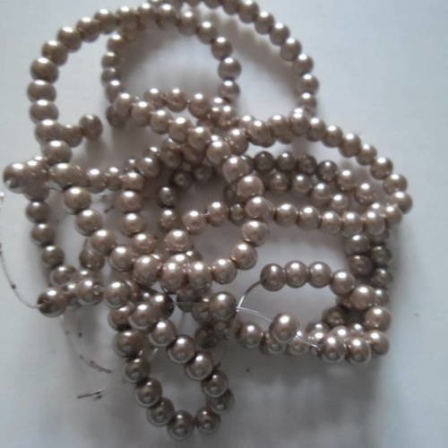 20 perles rondes 4 mm en verre beige nacré