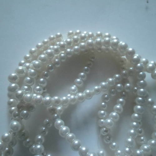 20 perles rondes de 4 mm en verre de couleur écru nacré