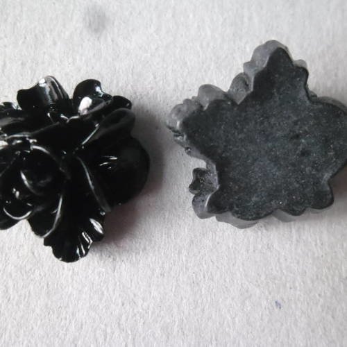 5 embellissements 3 fleurs en résine de couleur noir 16 x 16 mm 