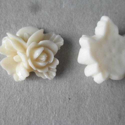 X 5 embellissements 3 fleurs en résine de couleur blanche 16 x 16 mm 