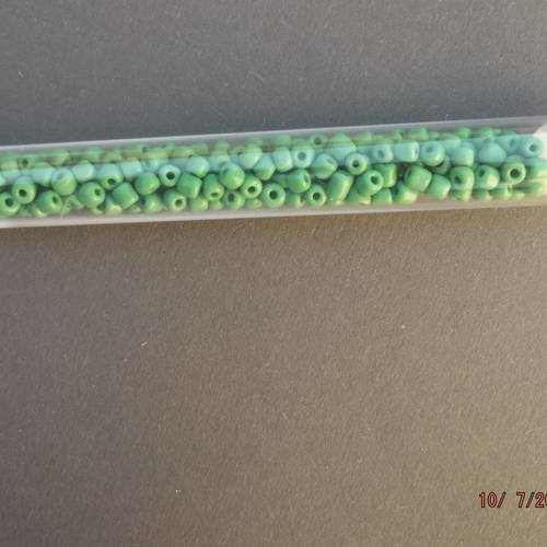 1 tube de 200 pièces de perles de rocaille verte de 4 mm