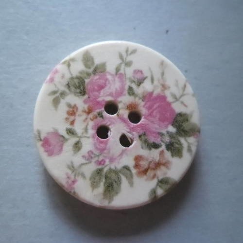 1 bouton en bois rond motif fleur 4 trous couture 30 mm 