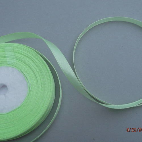 1 mètre de ruban satin vert clair de 6 mm 
