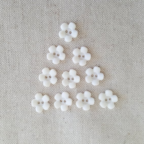 Boutons fleurs blanc 15mm + 2 offerts