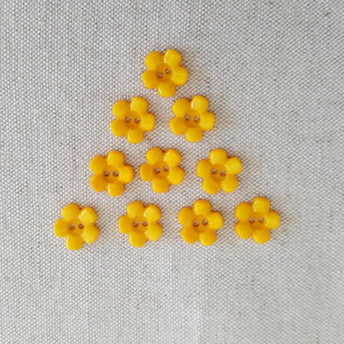 Boutons fleurs jaune orangé 15mm + 2 offerts