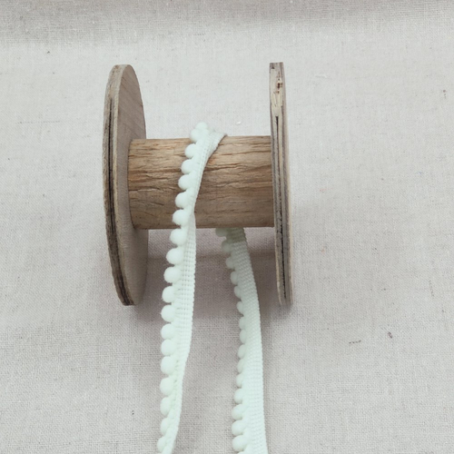 Galon pompon vert pâle