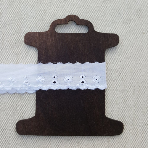 Broderie anglaise blanche coton 25 mm