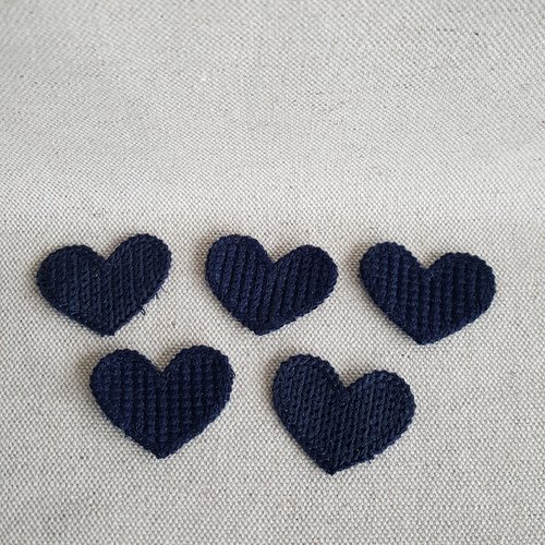 Coeurs en tricot bleu marine