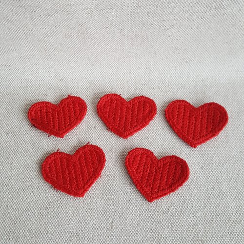 Coeurs en tricot rouge