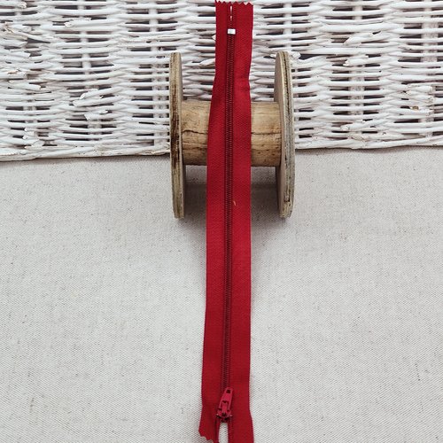 Fermeture bordeaux 25 cm