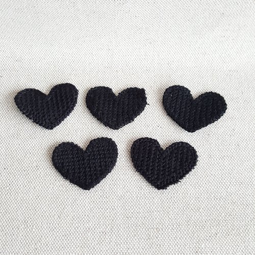Coeurs en tricot noir