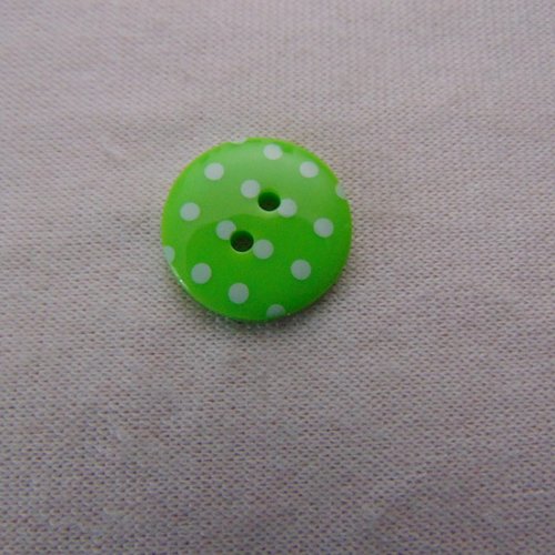 Bouton vert à pois blanc, diamètres 15 et 20 mm, vendu par lot de 4 boutons (bo-2357)