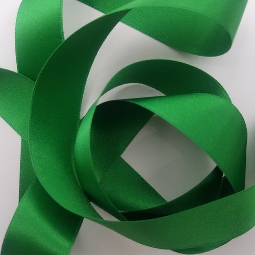 Ruban satin - vert émeraude - largeur 25 mm (s-229)