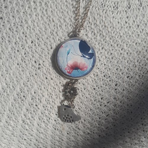 Collier sautoir pendentif papillon et coquelicot