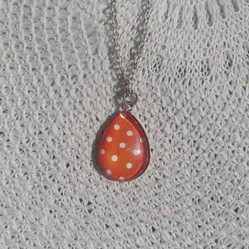 Bijoux sautoir avec cabochon de verre goutte