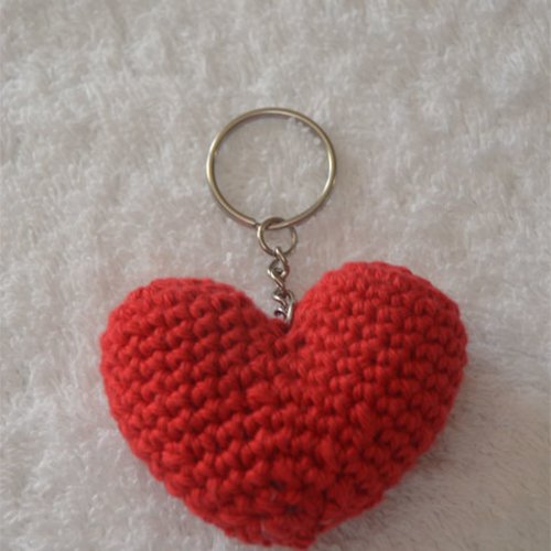 Porte-clé petit coeur rouge amigurimi coton