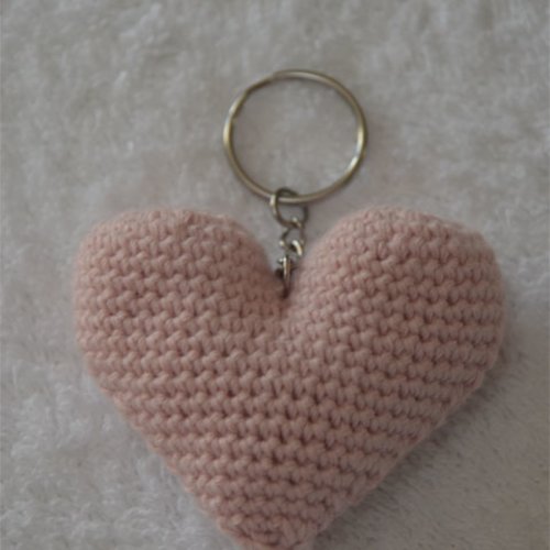 Porte-clé petit coeur rose amigurimi coton