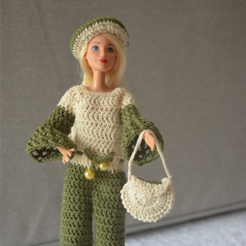 Barbie en combinaison kaki/beige