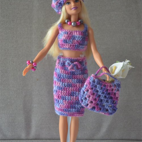 Barbie revient du marché