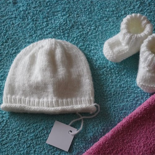 Ensemble blanc neuf 0/3 mois : bonnet + chaussons