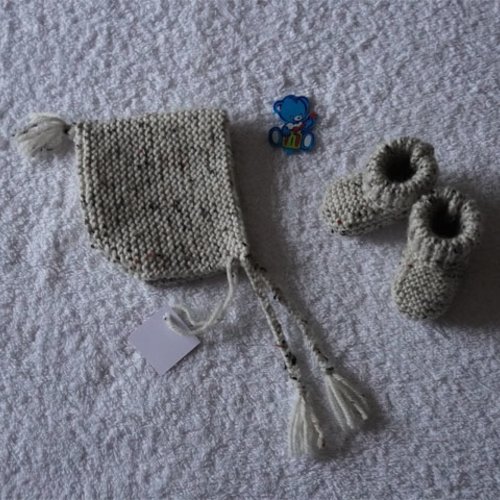 Ensemble écru chiné neuf naissance : bonnet lutin + chaussons