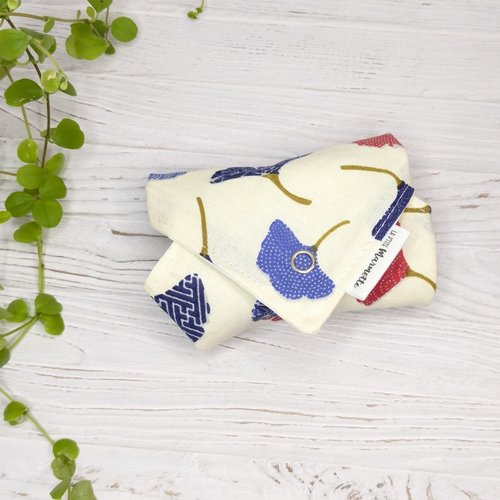 Pochette wrap imperméable pour transporter son savon ou shampooing solide