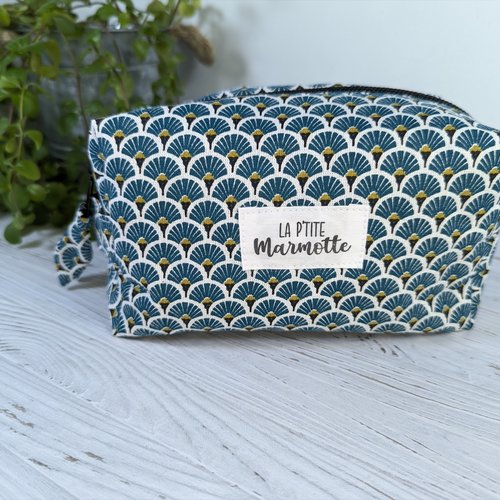 Trousse léontine, trousse à maquillage ou de toilette