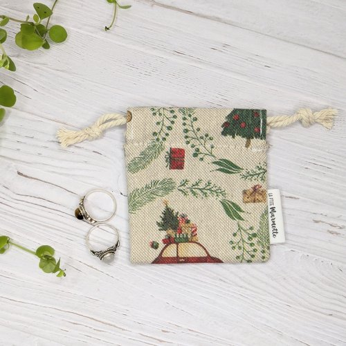 Pochon cadeau en tissu réutilisable pour noël, papier cadeau écoresponsable et écologique - taille xs