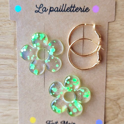 Boucles d'oreilles pampilles fleurs  en résine - fait main
