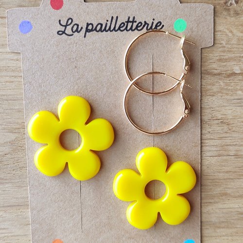 Boucles d'oreilles pampilles fleurs  en résine - fait main