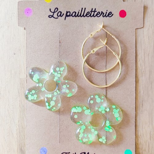 Boucles d'oreilles pampilles fleurs  en résine - fait main