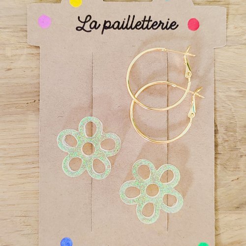 Boucles d'oreilles pampilles fleurs paillettées  en résine - fait main