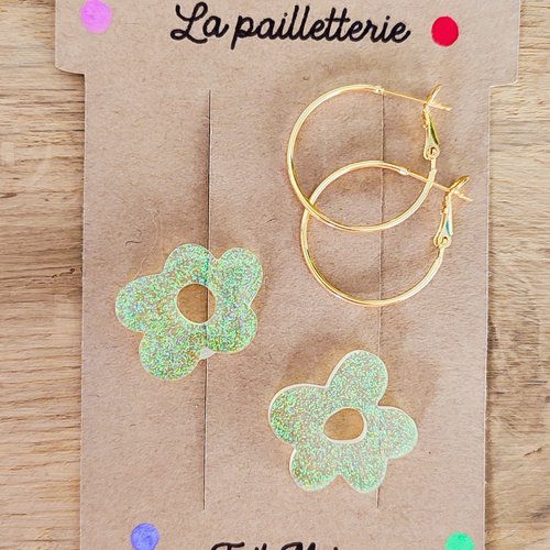 Boucles d'oreilles pampilles fleurs paillettées  en résine - fait main