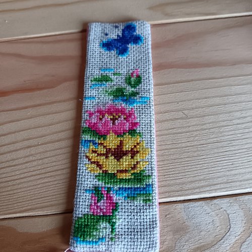 Marque page brodé fait main