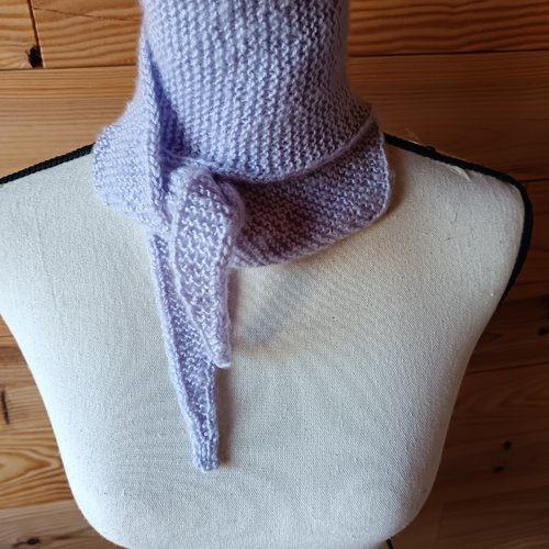 Mini écharpe lilas fait main